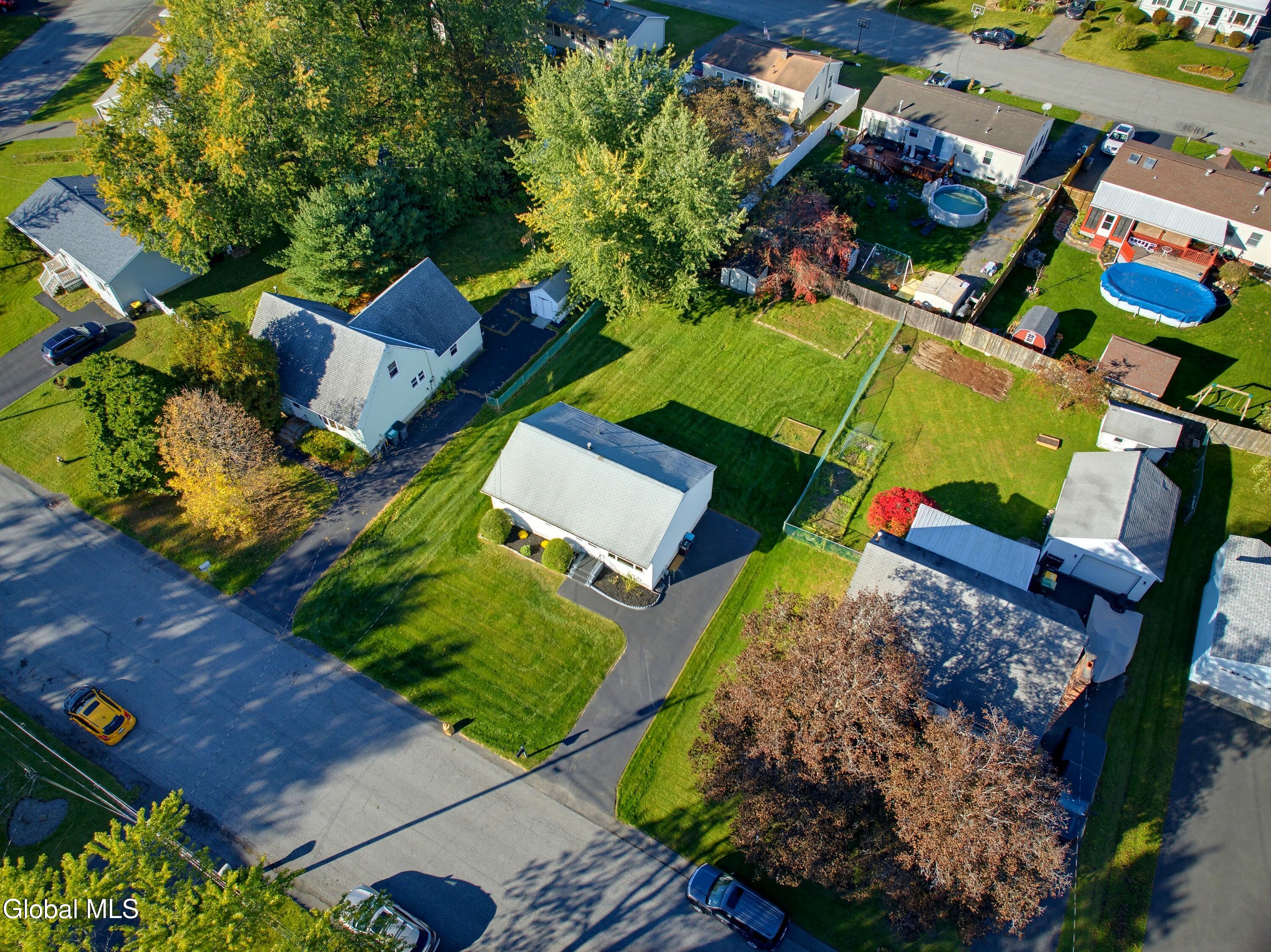 11 Amelia Drive Schenectady NY 12309