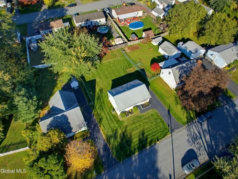 11 Amelia Drive Schenectady NY 12309