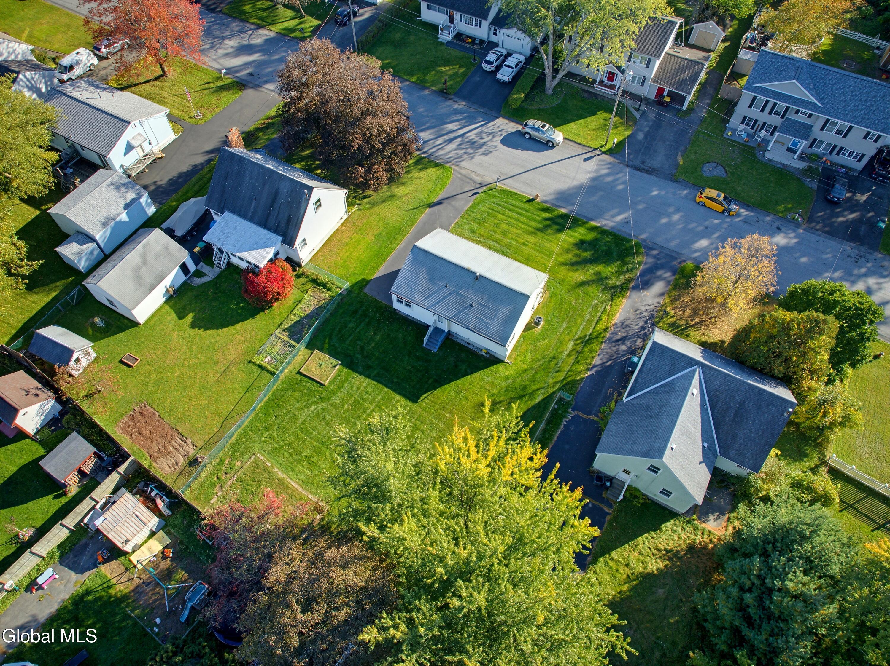 11 Amelia Drive Schenectady NY 12309