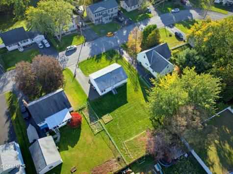 11 Amelia Drive Schenectady NY 12309