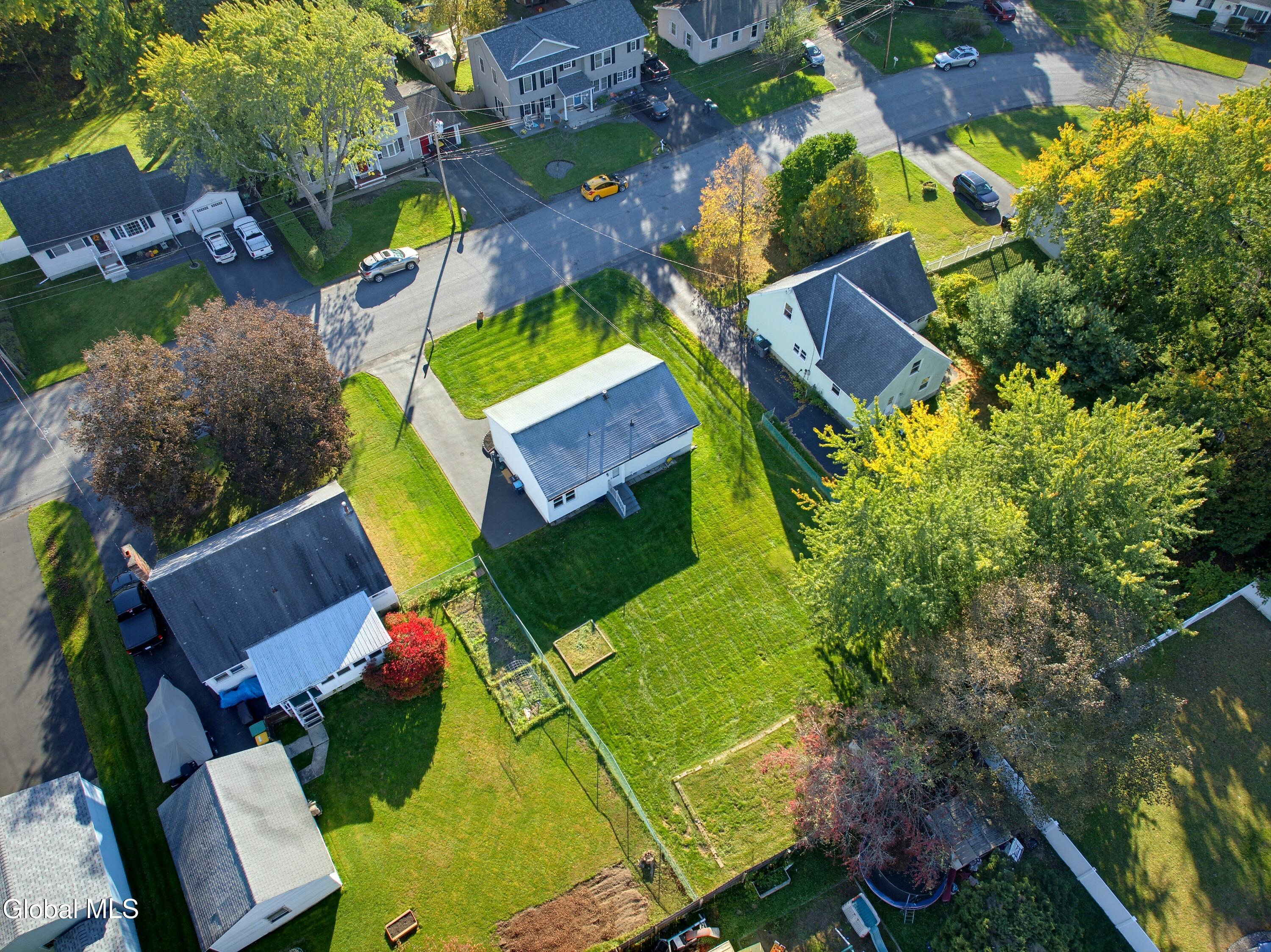 11 Amelia Drive Schenectady NY 12309
