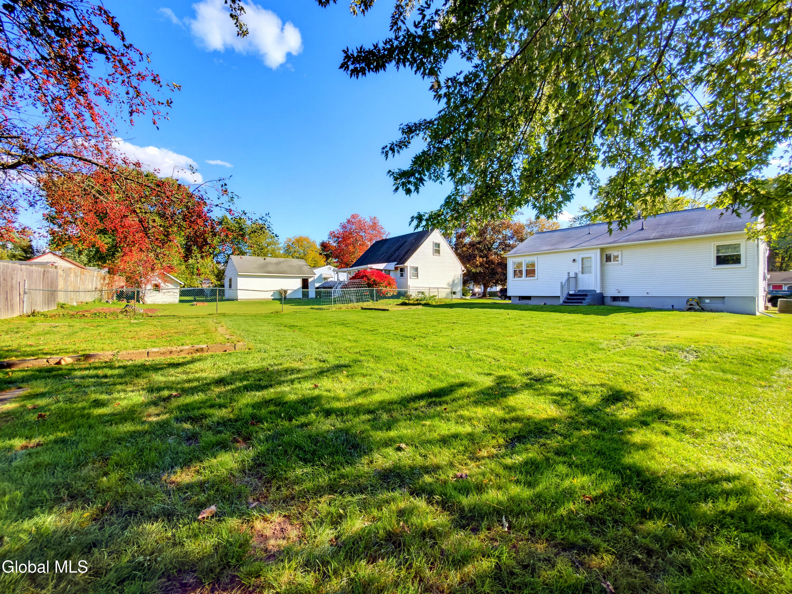 11 Amelia Drive Schenectady NY 12309