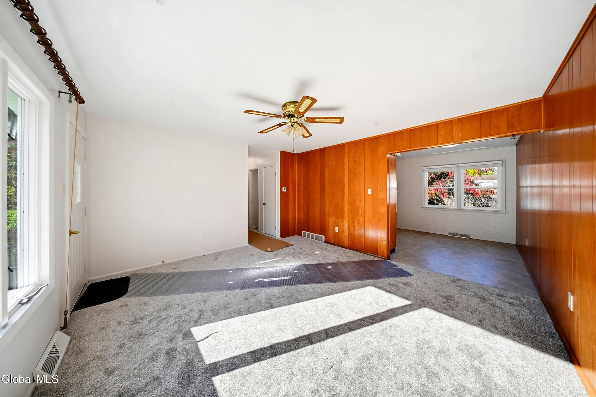 11 Amelia Drive Schenectady NY 12309