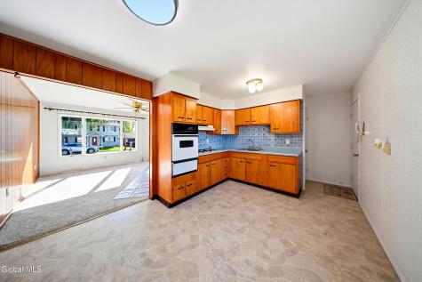 11 Amelia Drive Schenectady NY 12309