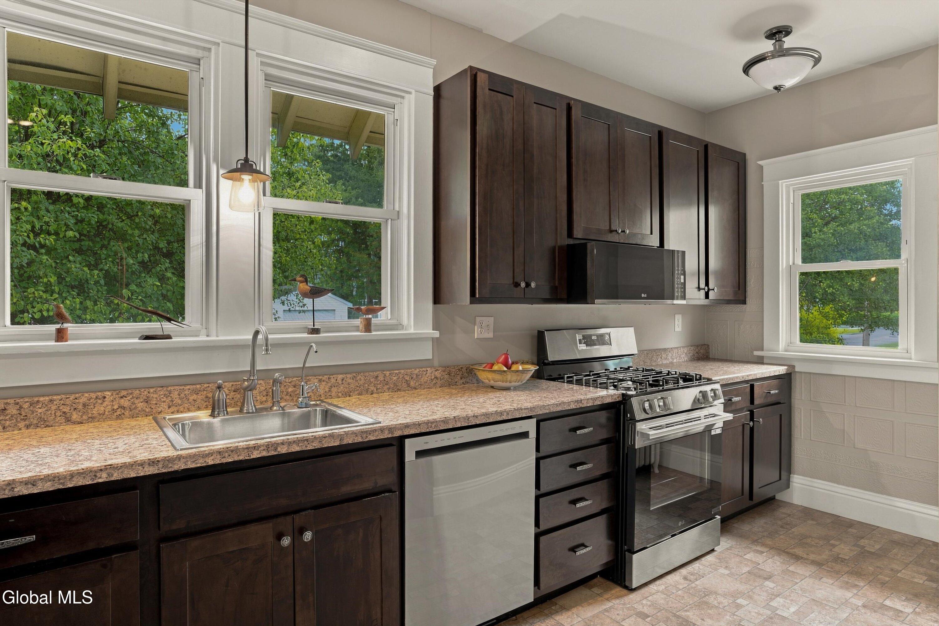 20 Cromer Avenue Schenectady NY 12304