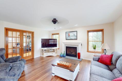 16 Van Voast Lane Glenville NY 12302