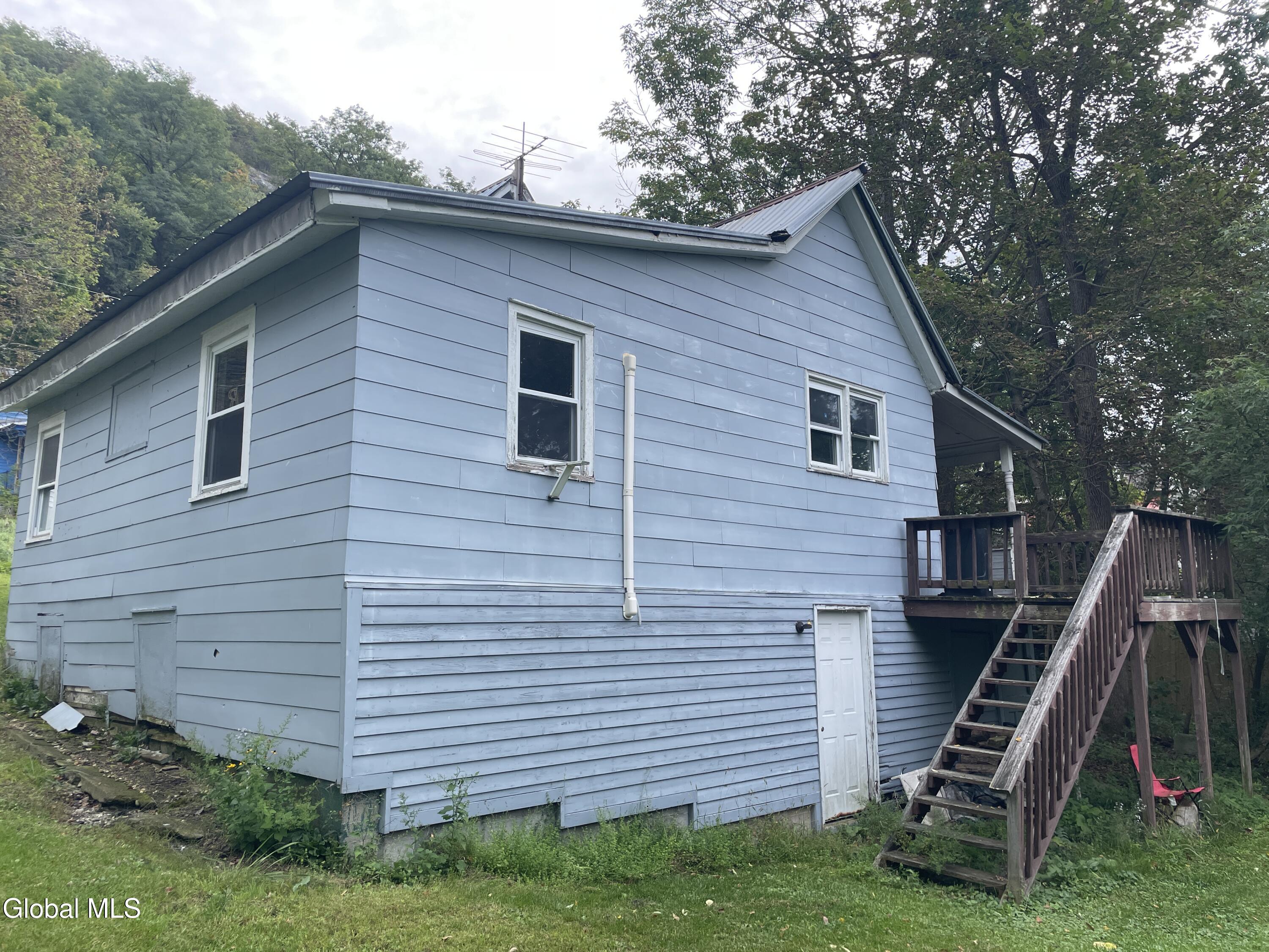 31 Mountain Street Whitehall NY 12887