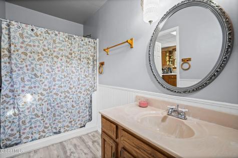 24 Glenwood Road Troy NY 12180