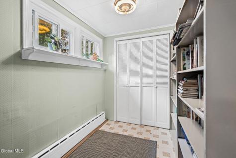 24 Glenwood Road Troy NY 12180