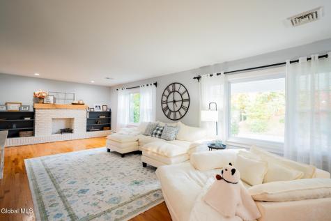 10 Sweet Brier Drive Ballston Lake NY 12019