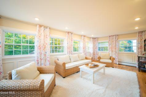 10 Sweet Brier Drive Ballston Lake NY 12019