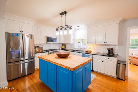10 Sweet Brier Drive Ballston Lake NY 12019