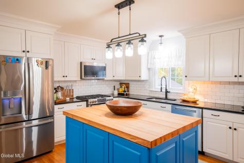 10 Sweet Brier Drive Ballston Lake NY 12019