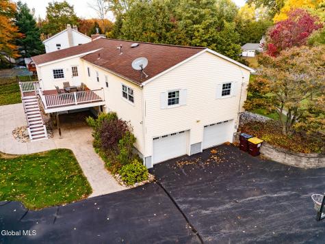 10 Sweet Brier Drive Ballston Lake NY 12019