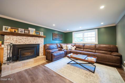 10 Sweet Brier Drive Ballston Lake NY 12019