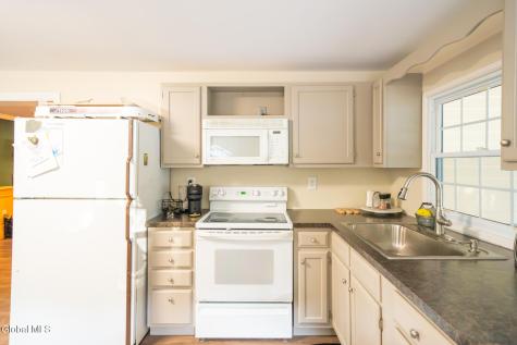 10 Sweet Brier Drive Ballston Lake NY 12019