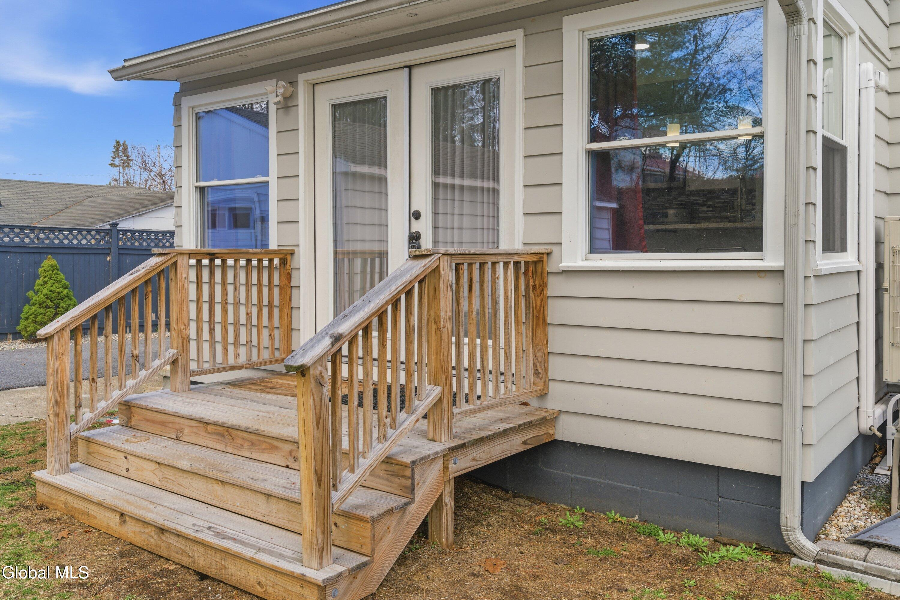 23 Thomas Street Queensbury NY 12804