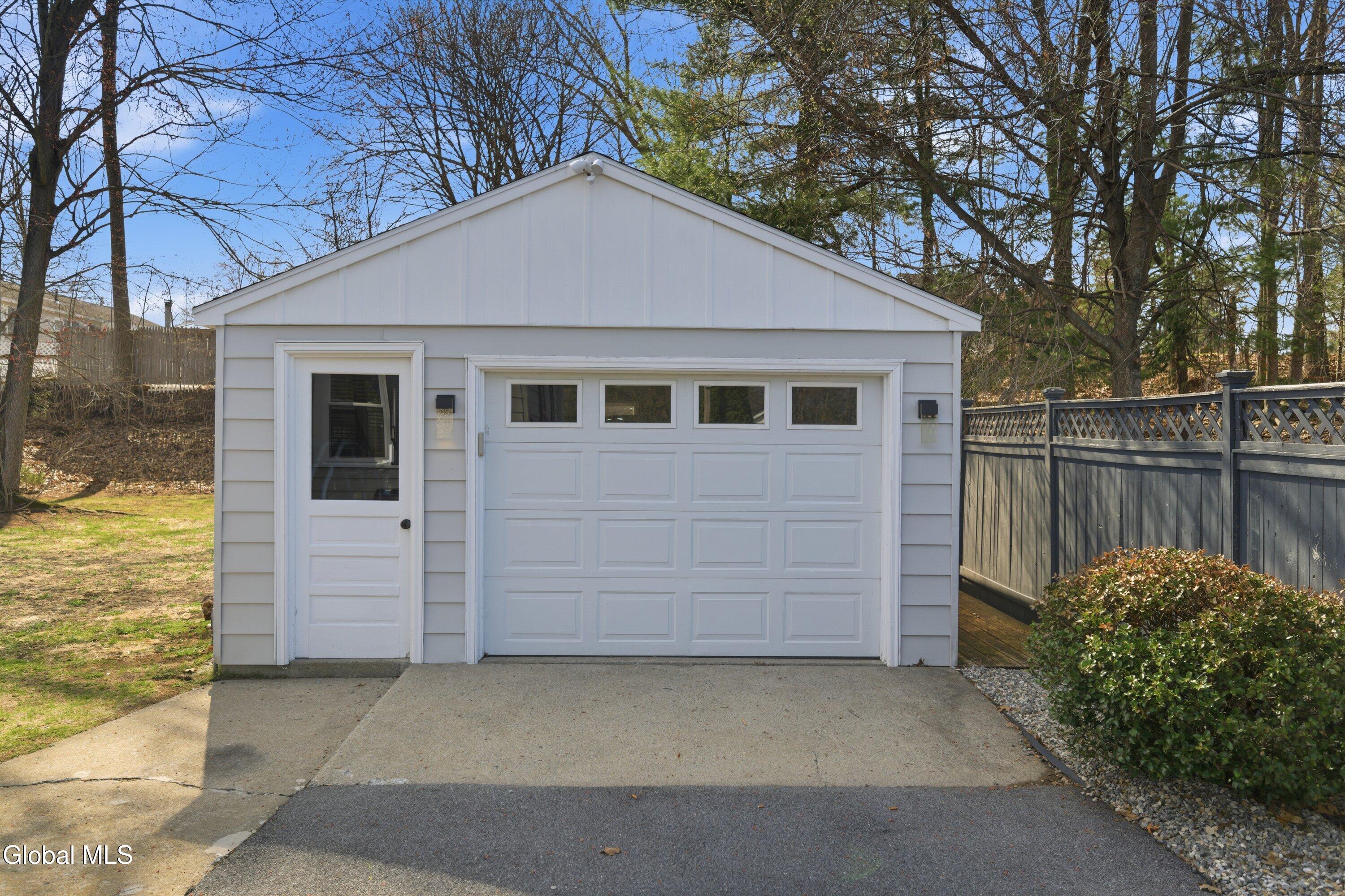 23 Thomas Street Queensbury NY 12804