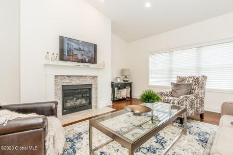 77 Lakepointe Way Saratoga Springs NY 12866