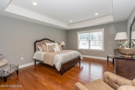 77 Lakepointe Way Saratoga Springs NY 12866
