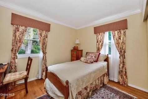 29 Barkwood Lane Clifton Park NY 12065