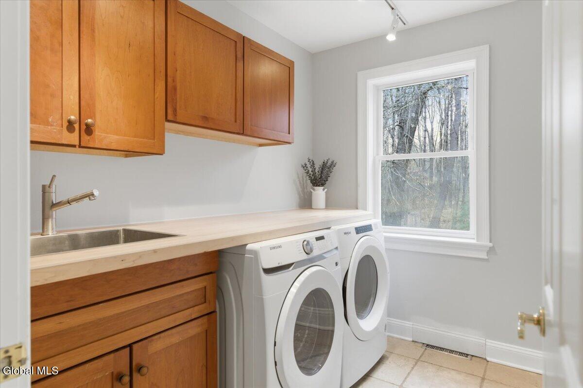 49 Homestead Road Saratoga Springs NY 12866