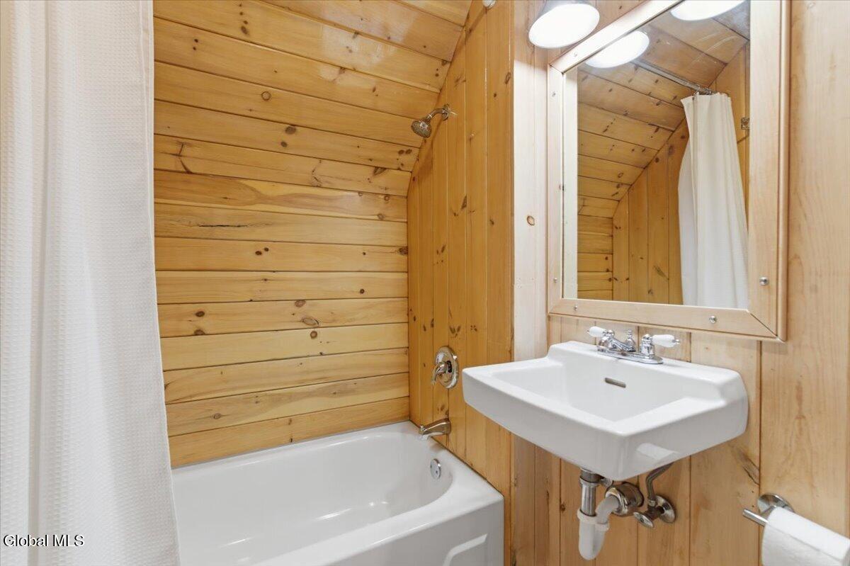 49 Homestead Road Saratoga Springs NY 12866