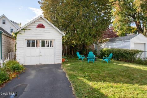 39 Lawnridge Avenue Albany NY 12208