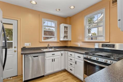 39 Lawnridge Avenue Albany NY 12208