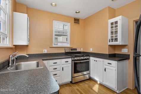 39 Lawnridge Avenue Albany NY 12208