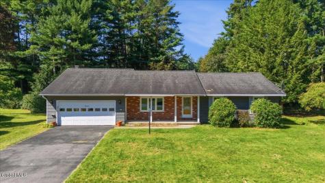 14 Crownwood Lane Queensbury NY 12804