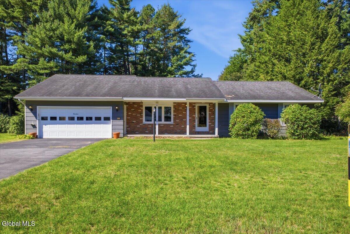 14 Crownwood Lane Queensbury NY 12804