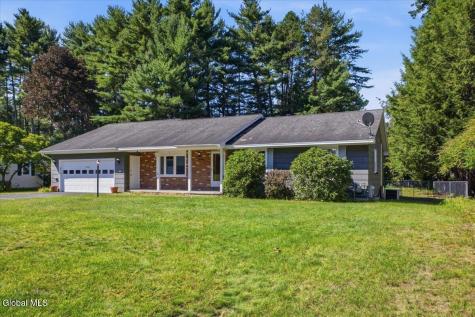 14 Crownwood Lane Queensbury NY 12804