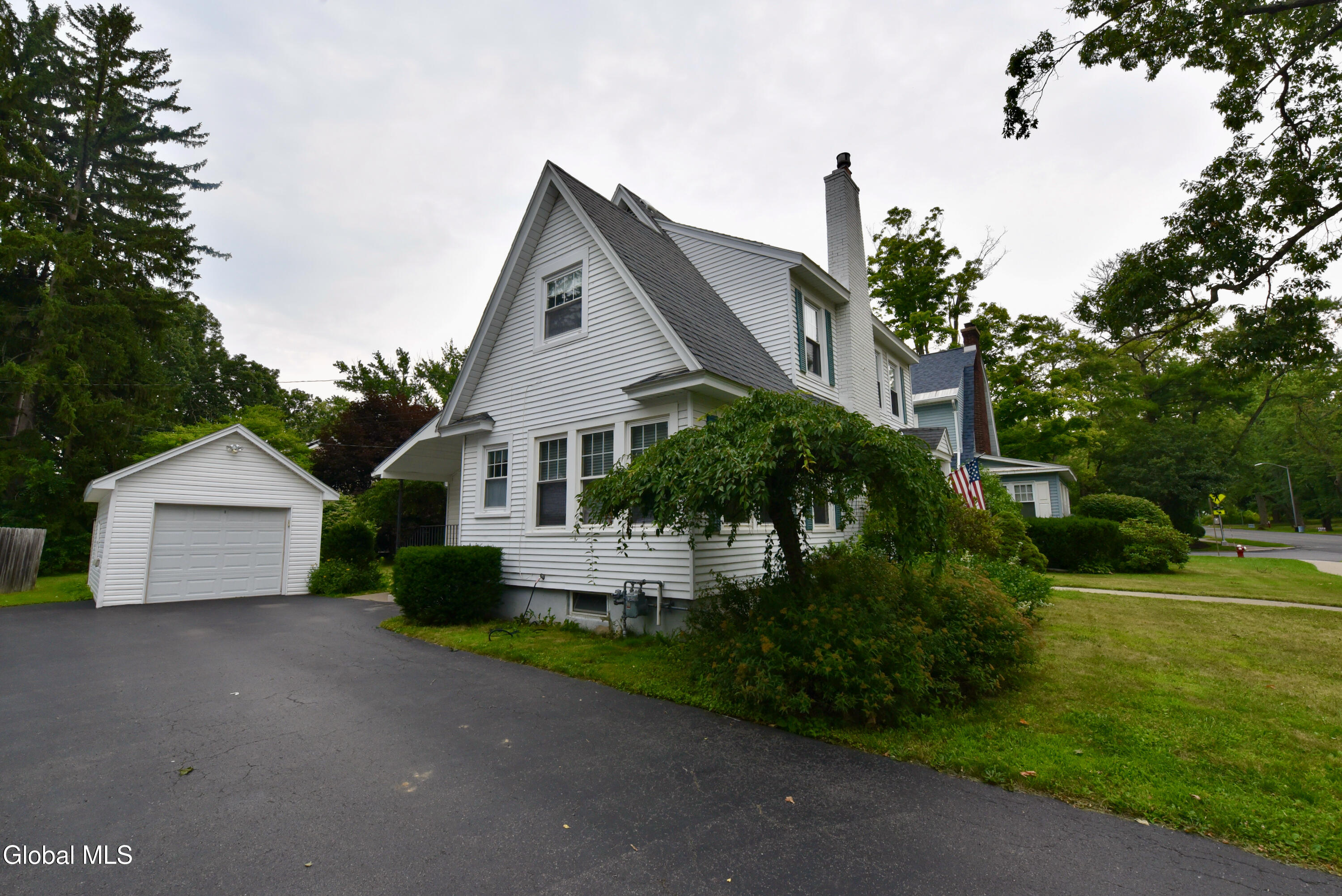 2055 Nott Street Schenectady NY 12309