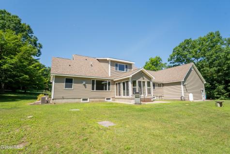 152 Memory Lane Amsterdam NY 12010