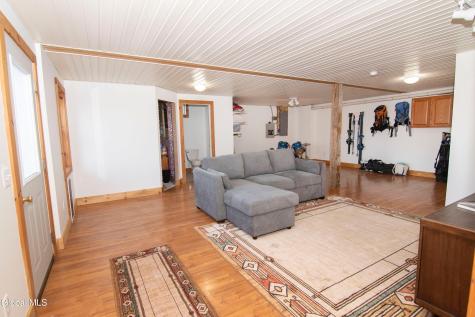 68 Red Gate Lane Shushan NY 12873