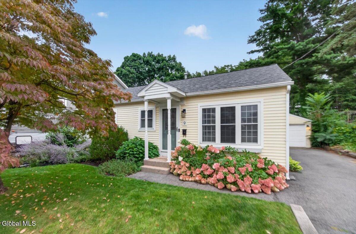 9 Cottonwood Place Albany NY 12205