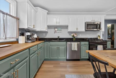 9 Cottonwood Place Albany NY 12205