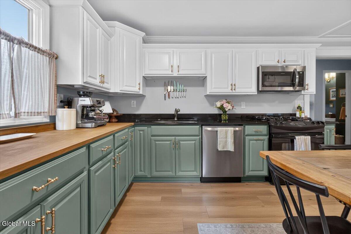 9 Cottonwood Place Albany NY 12205