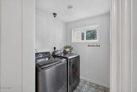 9 Cottonwood Place Albany NY 12205