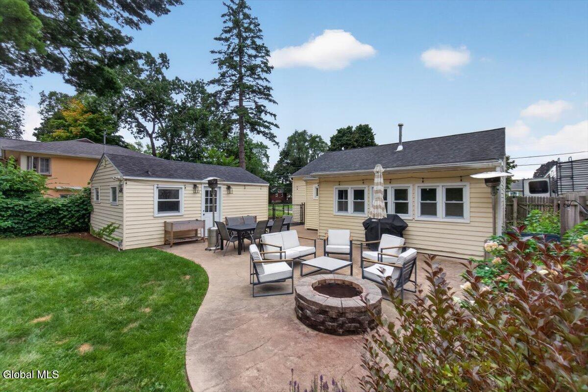 9 Cottonwood Place Albany NY 12205
