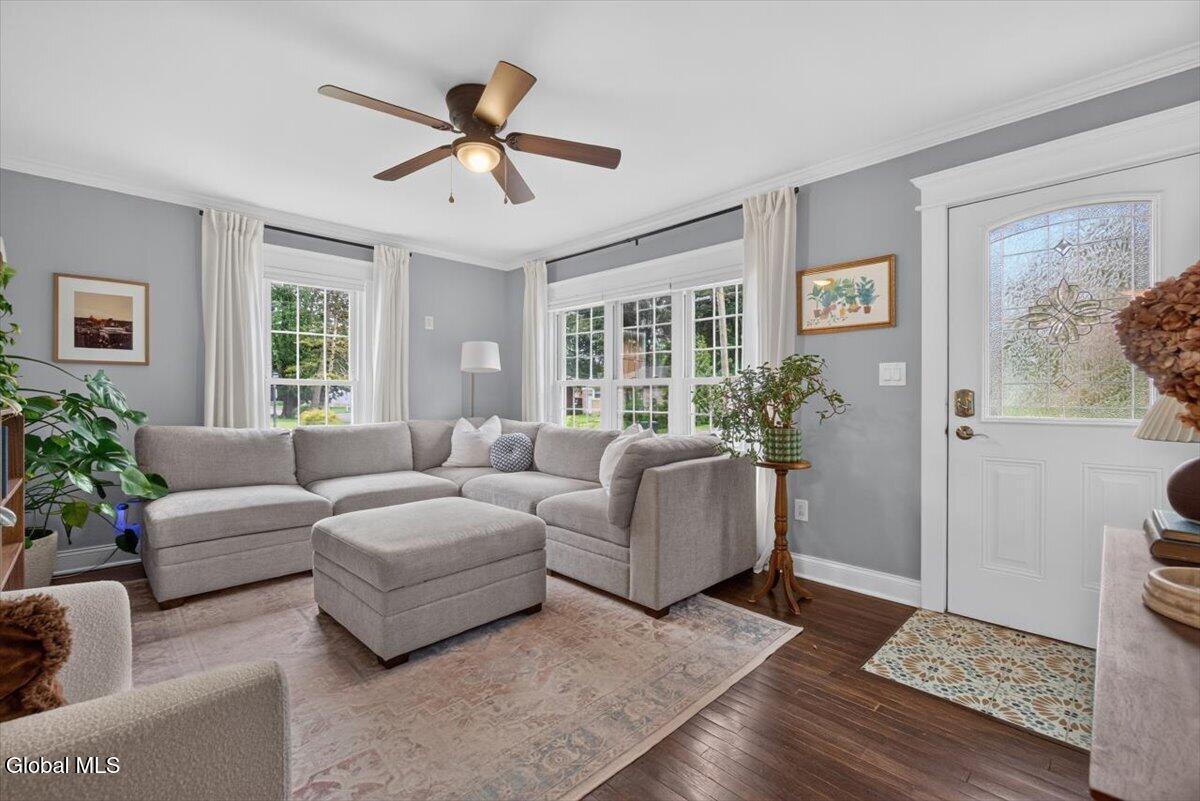 9 Cottonwood Place Albany NY 12205