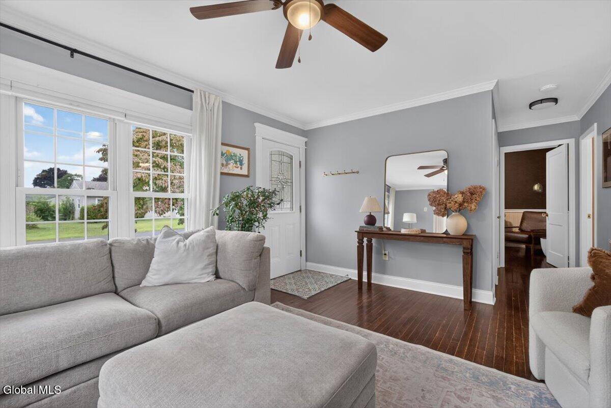 9 Cottonwood Place Albany NY 12205