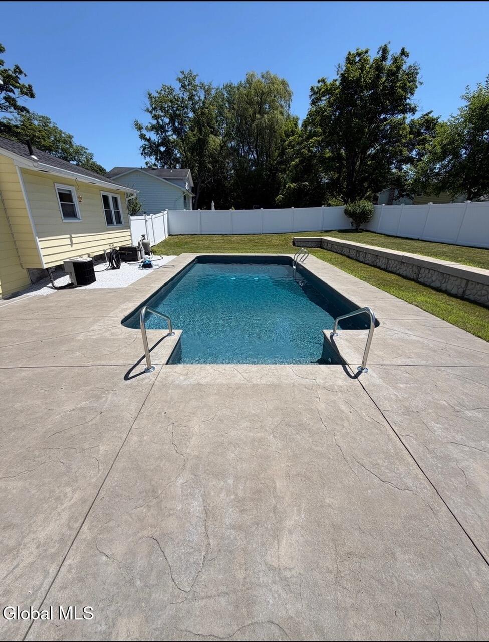 16 Sherbrook Drive Selkirk NY 12158