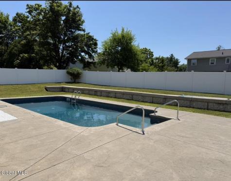 16 Sherbrook Drive Selkirk NY 12158