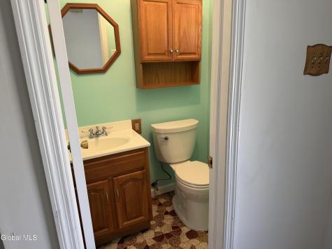 16 Sherbrook Drive Selkirk NY 12158