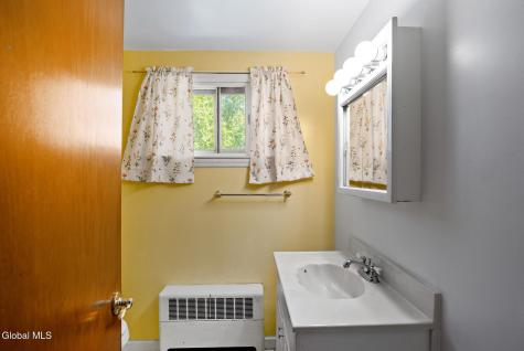 9 Halfmoon Drive Waterford NY 12188