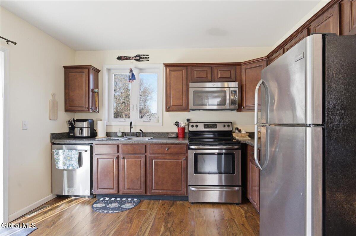 14 Stratton Place Delmar NY 12054