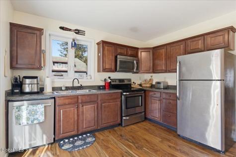 14 Stratton Place Delmar NY 12054