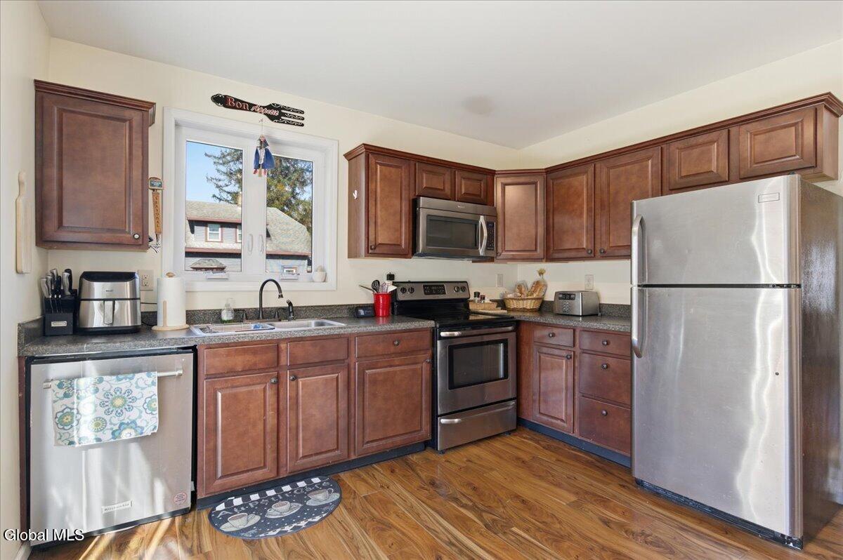 14 Stratton Place Delmar NY 12054